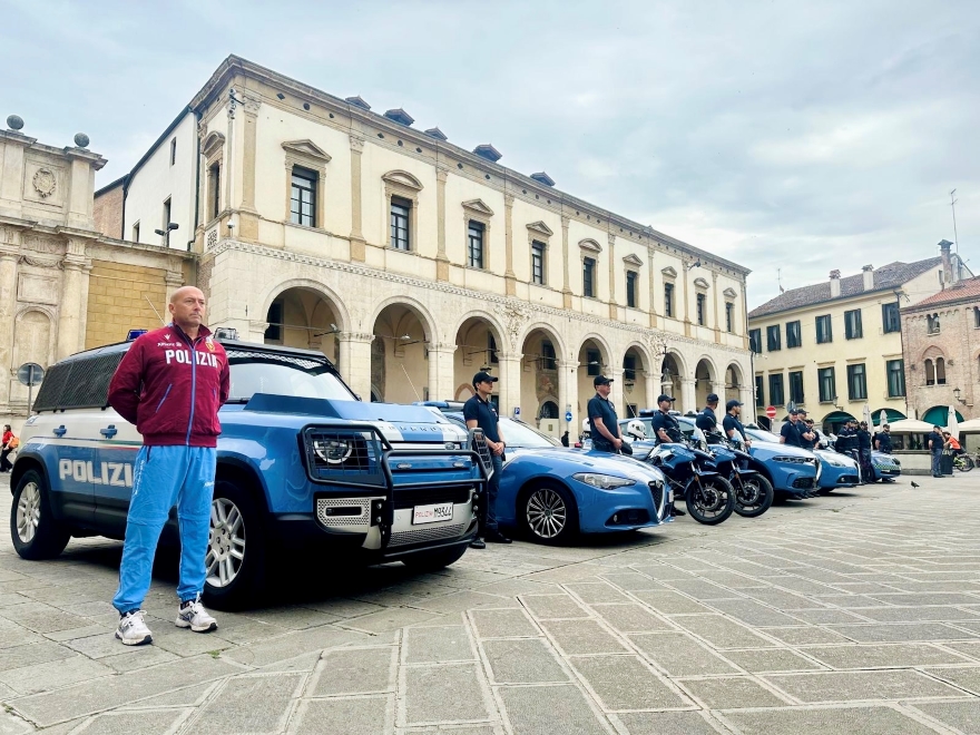 Padova sempre più cardioprotetta: donati sette defibrillatori alla Polizia di Stato